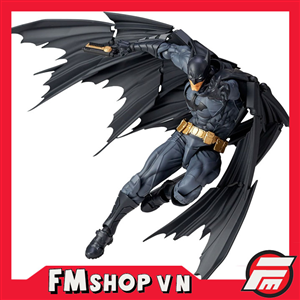 REVOLTECH BATMAN FAKE