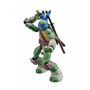 REVOLTECH TMNT LEONARDO FAKE