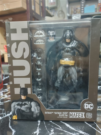 Mua bán MAFEX BATMAN HUSH BLACK VER