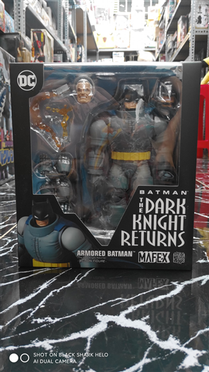 Mua bán (JPV) MAFEX THE DARK KNIGHT RETURN ARMORED BATMAN