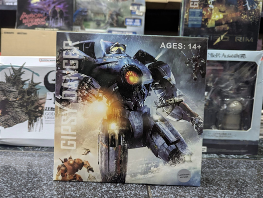 Mua bán NECA GIPSY DANGER ULTIMATE KÈM LED FAKE