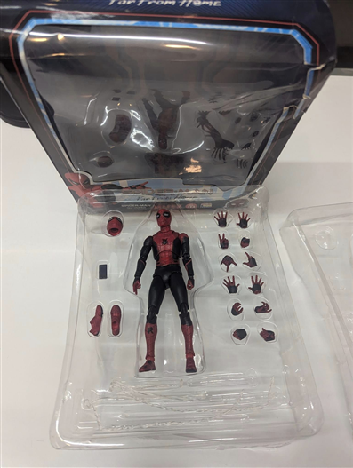 Mua bán (2ND) MAFEX SPIDER MAN FAR FORM HOME FAKE CUSTOM 