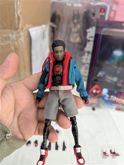 Mua bán (2ND) MAFEX SPIDERMAN INTO THE SPIDER VERSE MILES MORALES