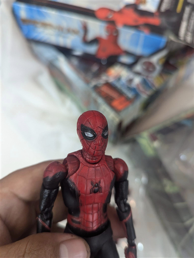 Mua bán (2ND) MAFEX SPIDER MAN FAR FORM HOME FAKE CUSTOM 