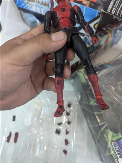 Mua bán (2ND) MAFEX SPIDER MAN FAR FORM HOME FAKE CUSTOM 