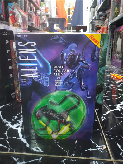 Mua bán NECA NIGHT COUGAR ALIEN WITH MAGNETIC KAMIKAZE PARASITE